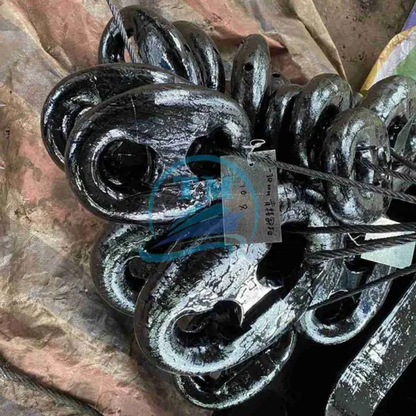70MM End Shackle Grade 3 With CCS BV in Stock photo-4