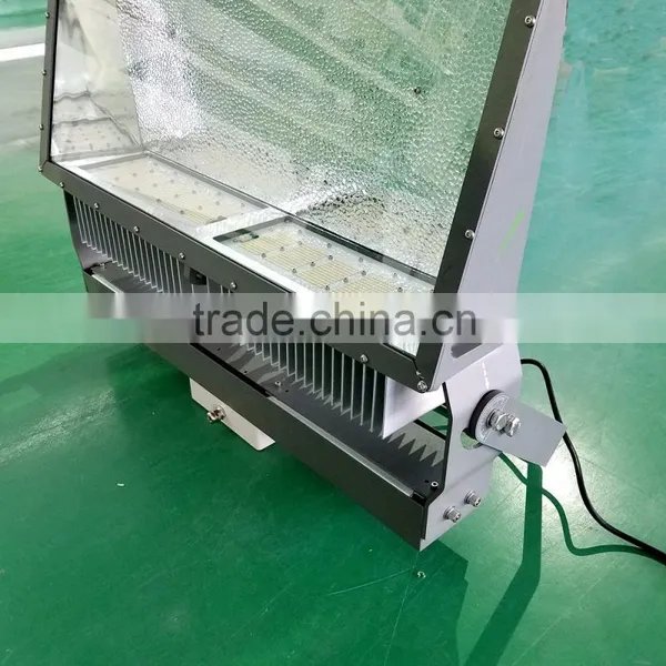 Top Quality 7 Years Warranty Led High Mast Light 130LM/W UL DLC 600 Watt Led Flood Light photo-4