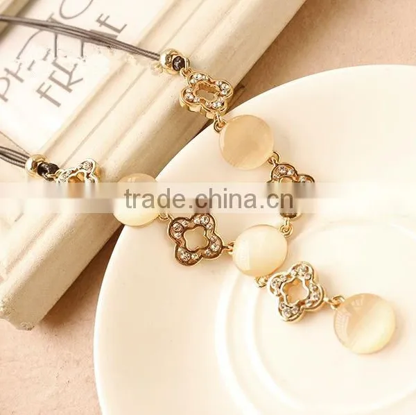 Women Crystal Rounded Pendant Necklace With Crystals Good Gifts photo-4