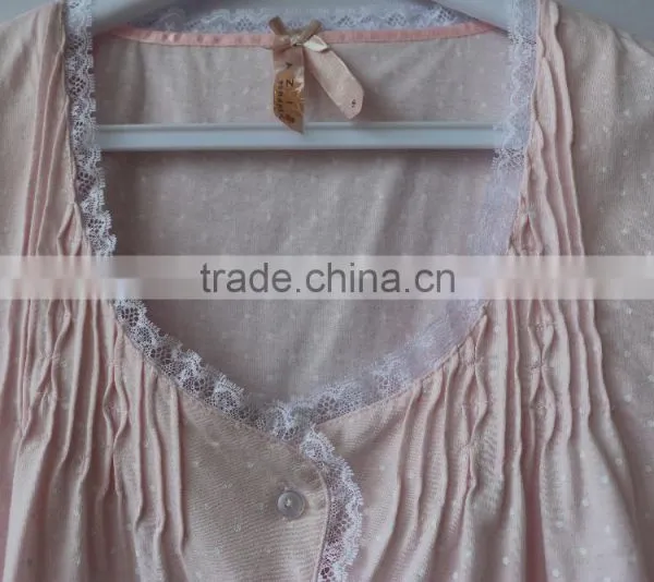 Fashion Workmanship Lady's Pajamas Set With Full Fabric Print and Lace Decoration photo-2