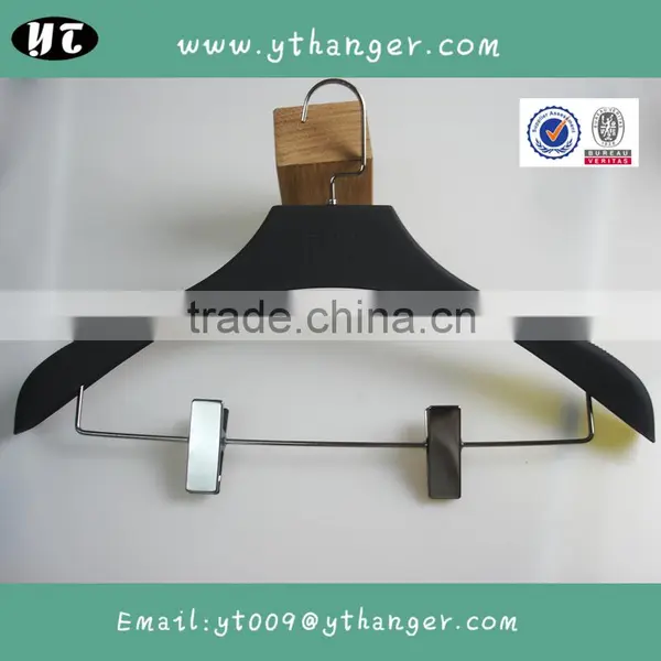 HA7014 Hot Sale New Style Clothes Plastic Suit Hanger With Clips photo-2