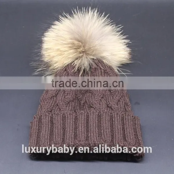 18 CM Big Raccoon Fur Pompom Woman Crochet Hats photo-3
