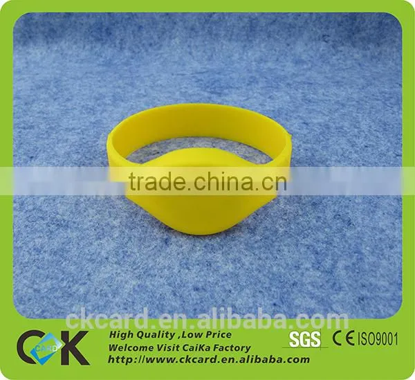 Hot Selling Sport Silicone Bracelet With Chip Inside photo-2