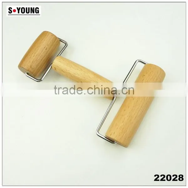 22028 Wooden Pastry Pizza Rollers