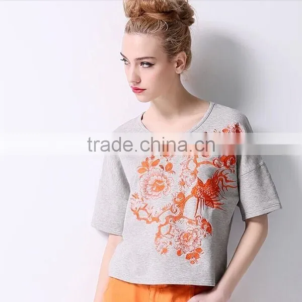 Wholesale Fashion Embroider Women's Crop Top photo-2