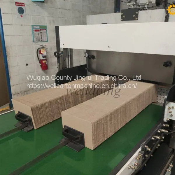 Full Automatic Corrugated Cardboard Partition Assembling Machine photo-4