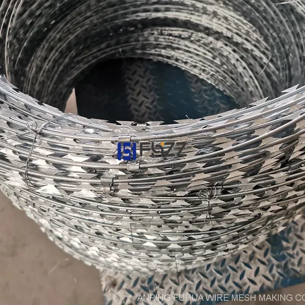 Hot Deep Galvanized Razor Blade Barbed Wire BTO-22 Diameter 980mm for Security Fencing Barriers photo-2