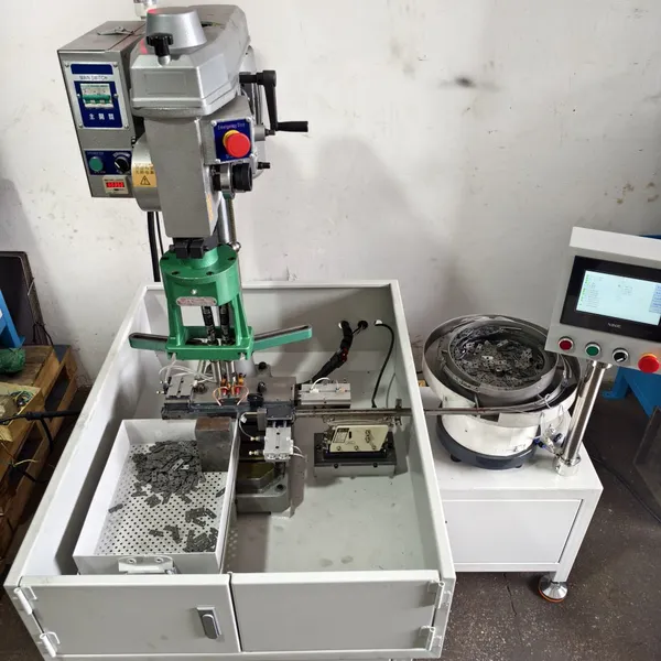 Vibrating Disc Feeding Fully Automatic Tapping Machine