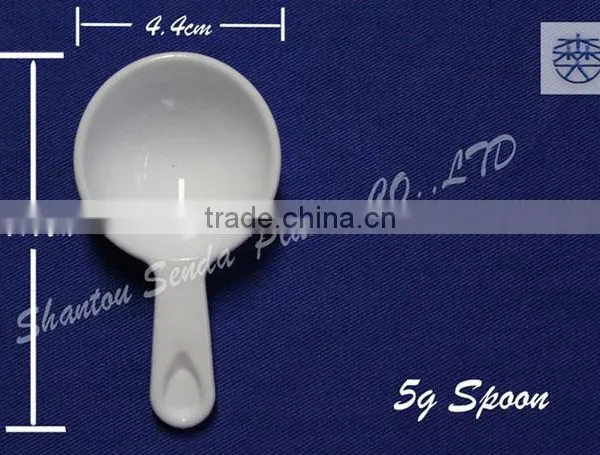 High quality white powder spoon 5g measurement plastic spoon