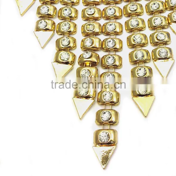 Arrow Designed Statement Necklace Adorned Onto 18K Gold Plated Alloy Metal Necklace photo-2