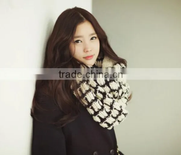 2015 Fashion Black and White Plaid Knitted Scarf
