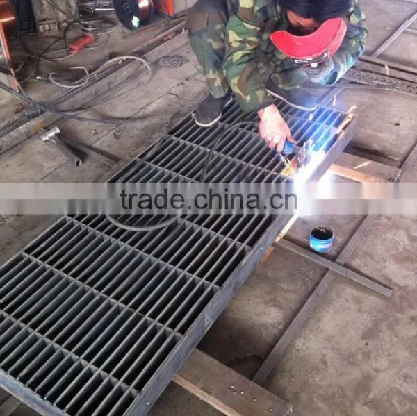 2015 Hot Outdoor Steel Grating Stair Treads for Building Material With Cheap Price photo-4