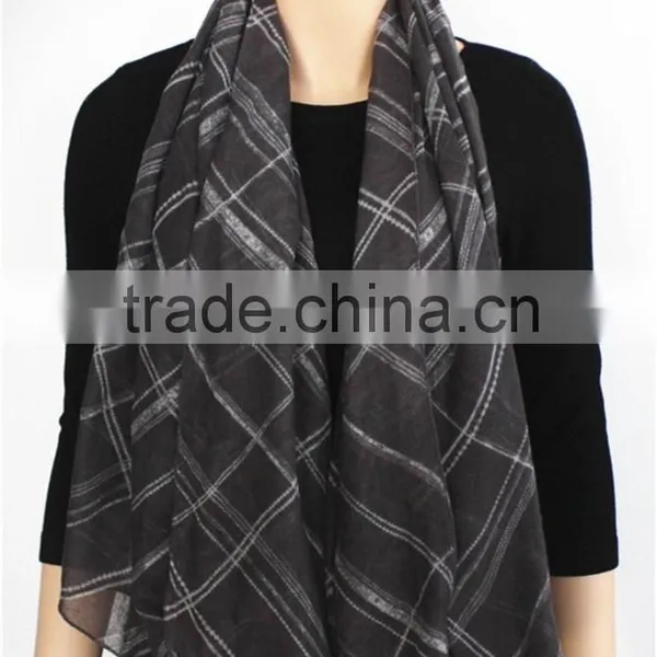 Grey Printed Viscose Scarf photo-3