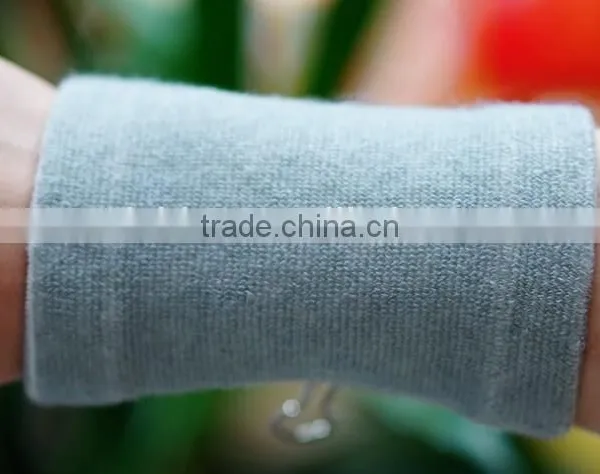 Factory Direct Wholesale Warm Cold Lycra Charcoal Wrist Support photo-2