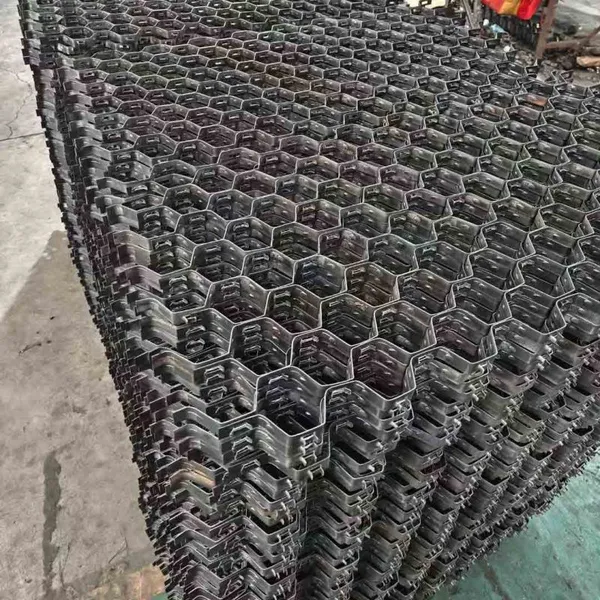 Flexible Hexmesh Stainless Steel Reinforcement Plain Weave Welded Mesh High-Temperature Duct Furnace Refractory Lining photo-3
