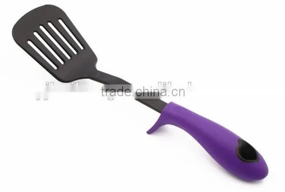 Factory Direct Supply Nylon Elevated Slotted Turner