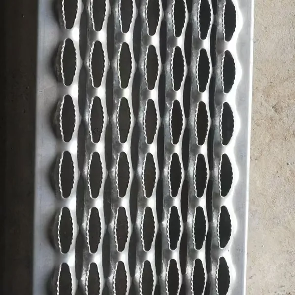 304 Stainless Steel Punching Mesh 1.5mm Thickness 10mm Hole 60% Open Area for Filtration photo-3