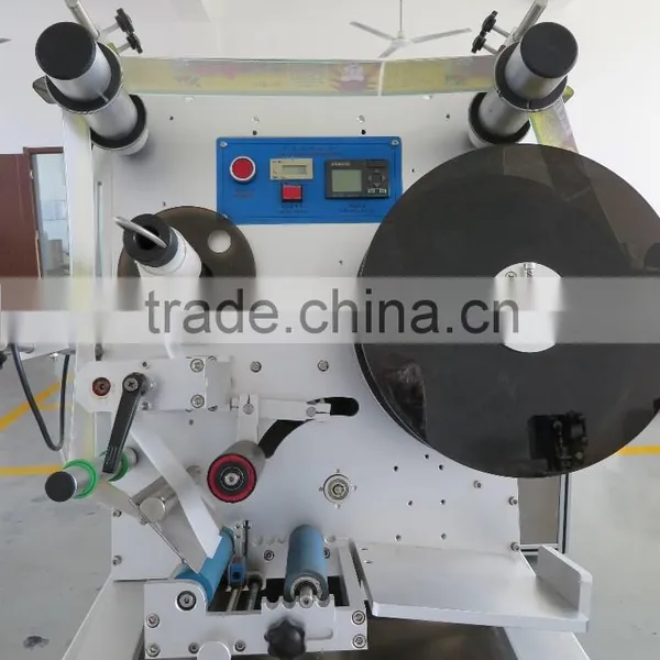 Manual Round Bottle Labeling Machine photo-2