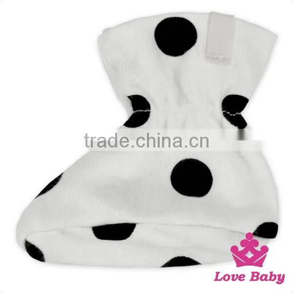 Adorable Unisex Newborn Baby Gift Sets Dot Pattern Cotton Fabric Infant Beanie Hat Cap photo-5