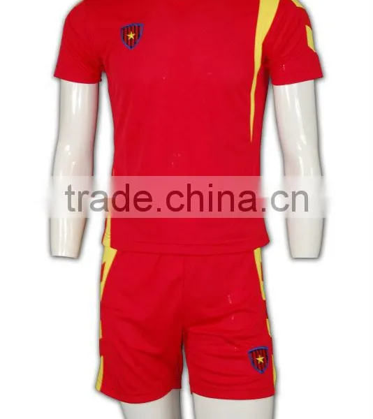 Customize Short Sleeve Red Colour Football Uniform With Pants photo-2