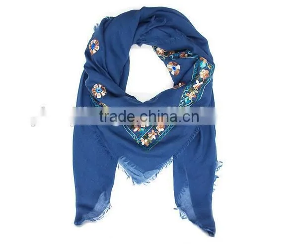 Hot Sale Square Headscarf Pure Cotton Embroidery Shawl Scarf Muslim Hijab Scarf for Women photo-5