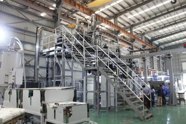 6 Layers Car Fuel Tanks Blow Molding Machine photo-2