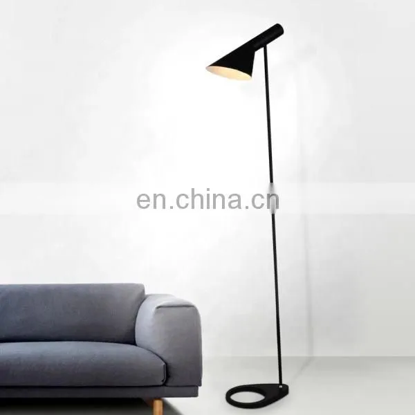 Contemporary Art Deco Metal Indoor Floor Lamp photo-3