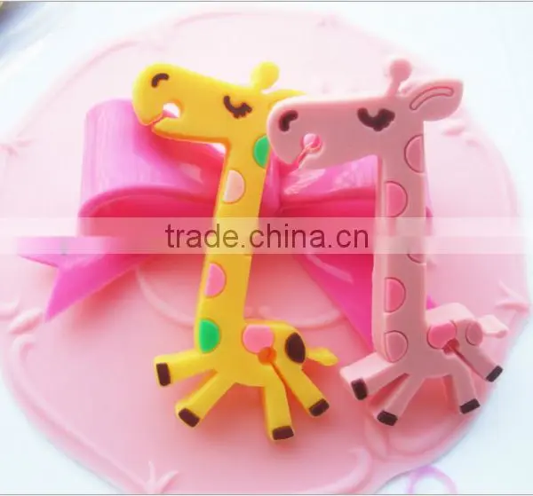 2016 Hot Selling Mini Giraffe Shape Silicone Rubber Headphone Cable Tidy Winder photo-2