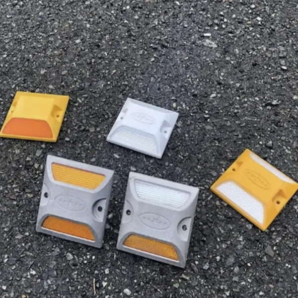 Aluminum Driverway Reflective Solar Energey Flashing LED Road Marker Pavement Cat Eye Solar Road Stud