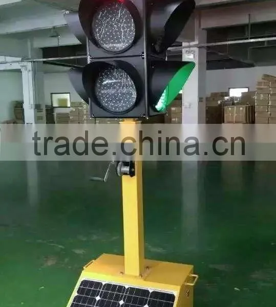 Hot Selling Kutuo Mobile Solar Traffic Light 300mm Solar Panel Light Traffic Signal photo-3