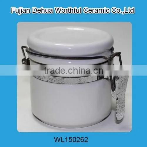 White Kitchen Ware Ceramic Seal Pot