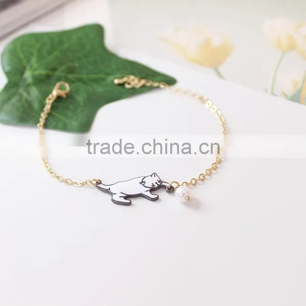 Enamel Cat Catching the Ball Bracelet Metal Cat Pearl Bead Charm Gold Chain Bracelet photo-2