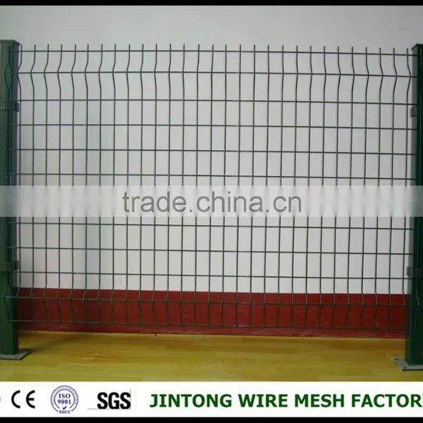 High Qulity Curved Welded Wire Mesh Iron Fence for Garden photo-4