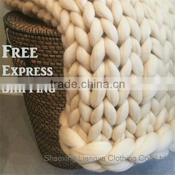 Wholesale China Factory Fashion NEW 2017 Merino Wool Material Blanket Chinese Supplier NFL Plane Baby Blanket Travel Blanket