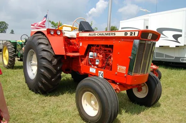Shuttle Shift Agricultural Farm Tractor 220hp Cabin And Air Condition Shuttle Shift