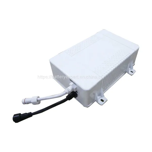Waterproof 11.1V 12V 30Ah Li-ion Lithium Solar Panel Battery Pack for Solar Street Light Pole photo-2