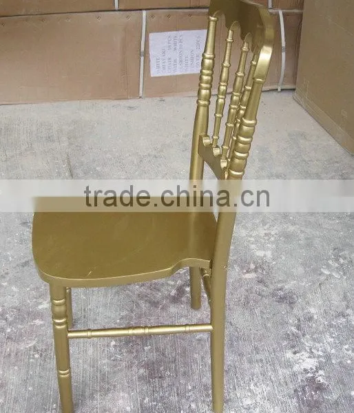 Стул для свадьбы из дерева photo-4