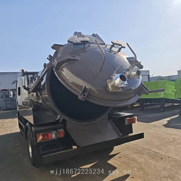 Isuzu 5-cubic-meter Export-type Vacuum Sewage Suction Truck, Manure and Sludge Suction Truck for Farm Sewage Discharge photo-4