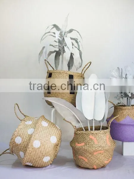 Seagrass Belly Basket With Handpainted Star Decoration photo-2