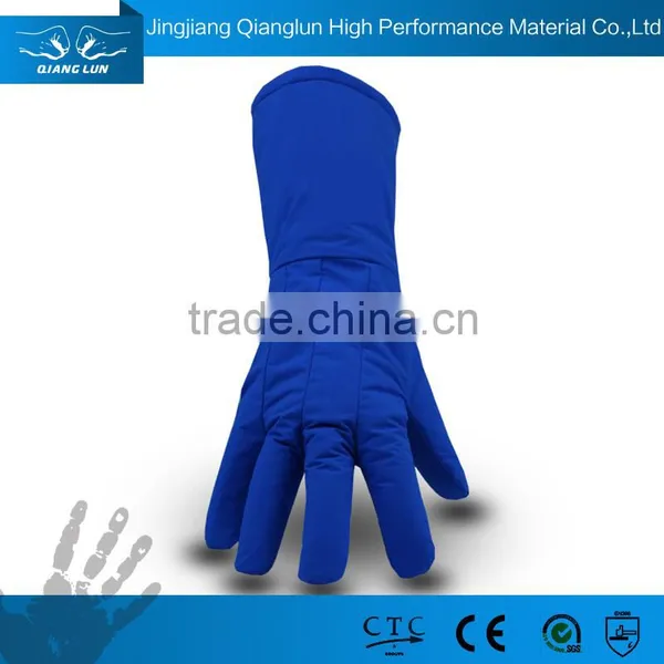 Waterproof cryogenic dry ice protective gloves