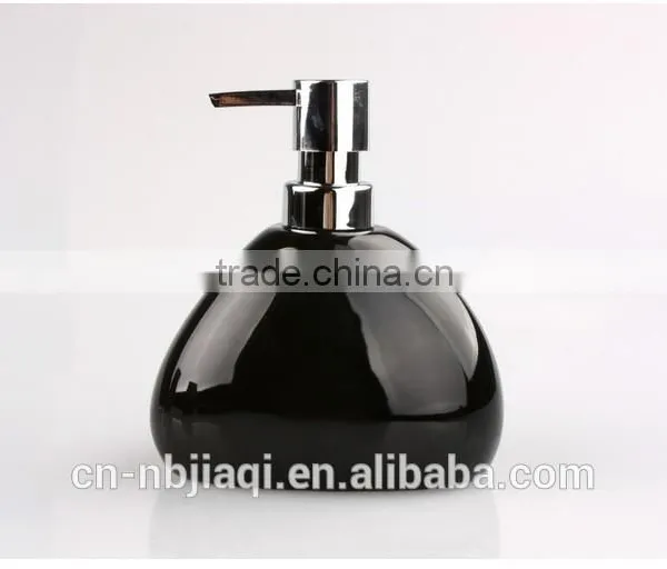 4pcs of Black Bathroom Accessories Set photo-2