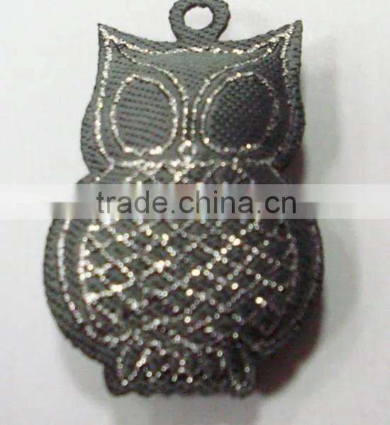 China Direct Factory Custom Stuffing Woven Label for Clothes photo-2