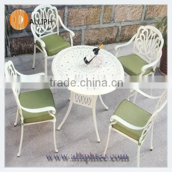 Finest Cast Aluminum Outdoor Furniture for Your Dream Backyard