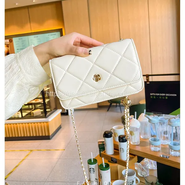 Fashion Lingge Design Golden Ball Chain Handbag Ladies Crossbody Small Square Bag photo-3