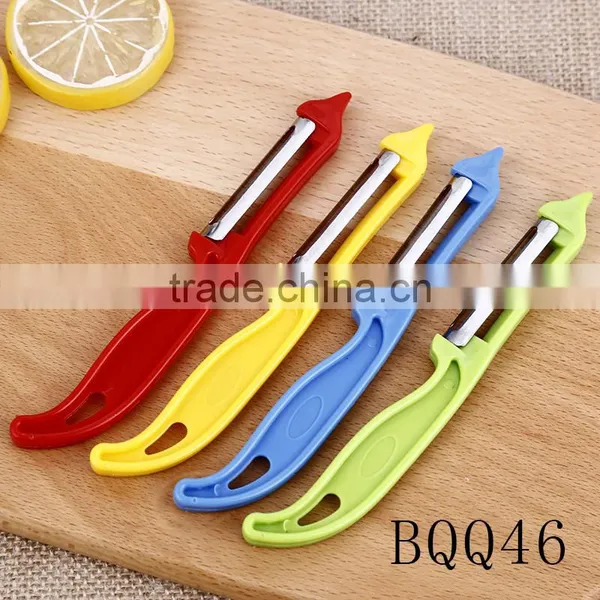 Factory Price PP Handle Stainless Steel Blade Brush Shape Potato Peeler photo-2