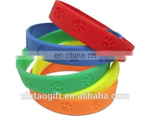 Make Your Own Glow in the Dark Rubber Bracelets photo-6