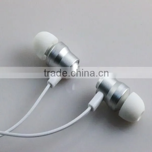 2015 Fashionable Plastic Wired Earphone photo-3