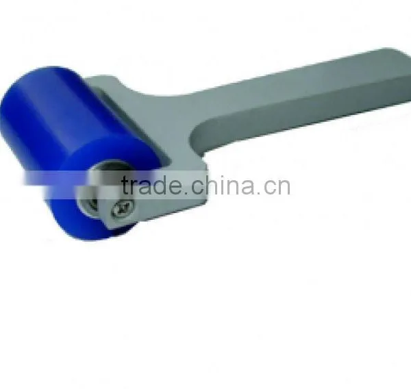 Sticky mat roller