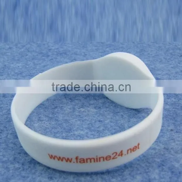 2014 Top Sell Uhf Nfc Wristband for Pub