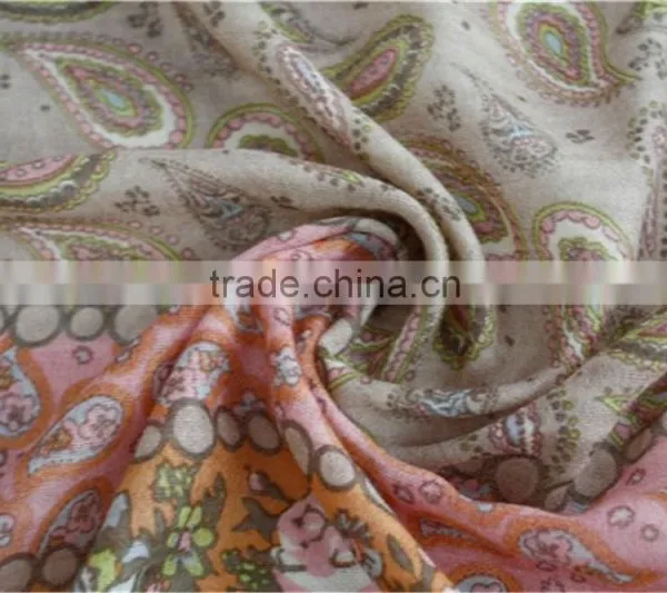 Flower and Paisley Printed Wool Scarf photo-5